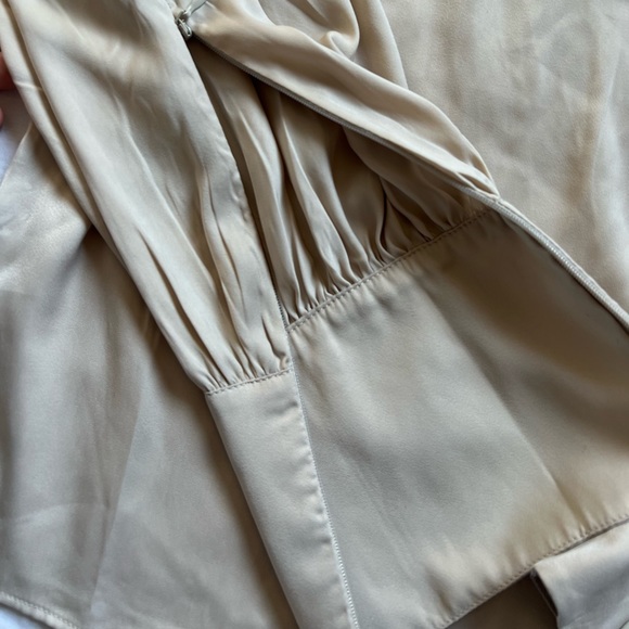 h&m golden blouse with bell sleeves size xs, fits more like a small - NWOT - Picture 3 of 8